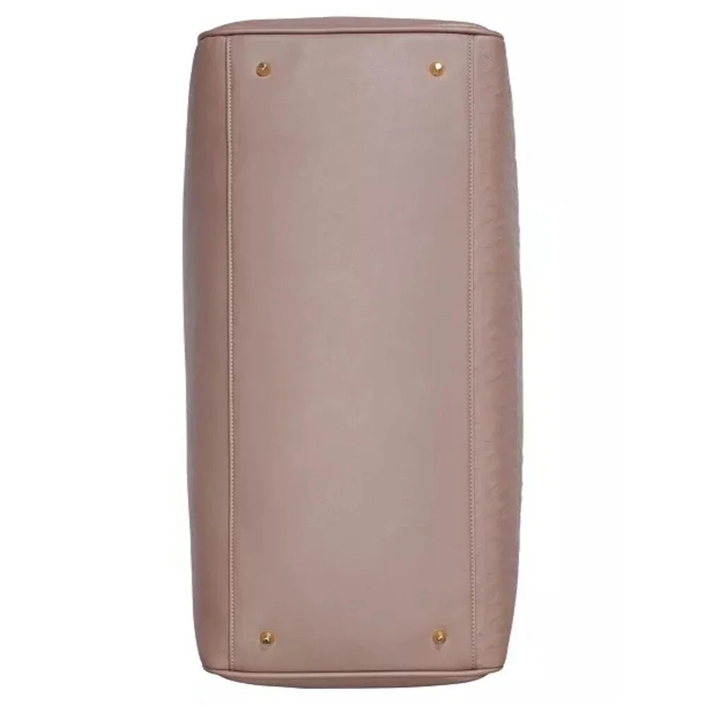 DKNY Clean Cut 21